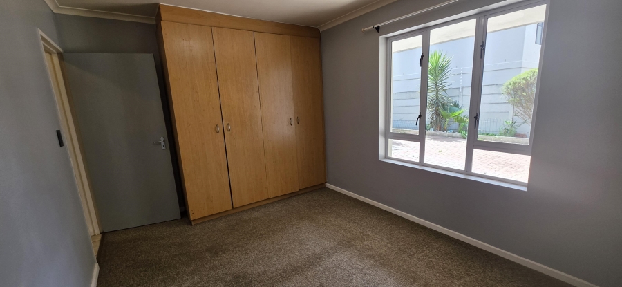 To Let 2 Bedroom Property for Rent in Royal Ascot Western Cape